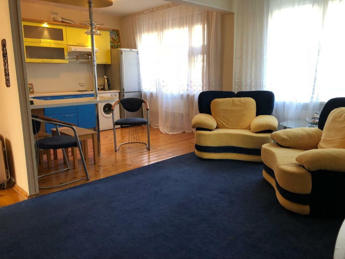 Kruglyi God Appartement Listvjanka Buitenkant foto