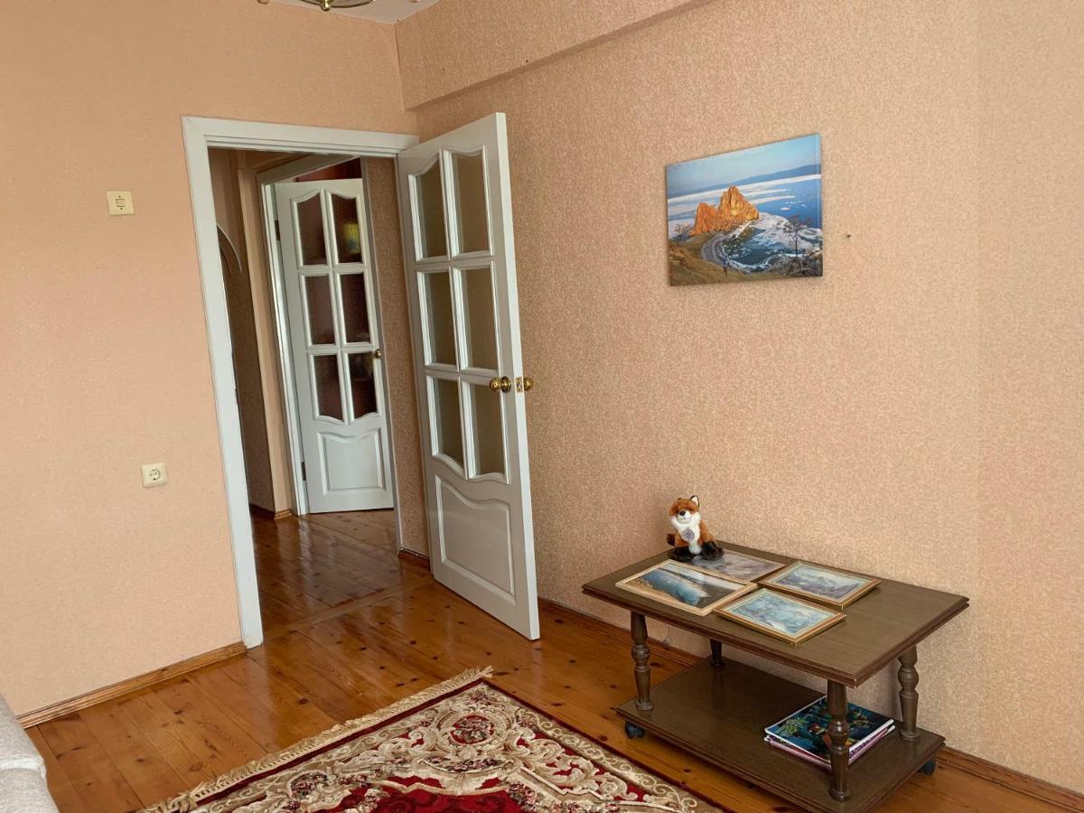 Kruglyi God Appartement Listvjanka Buitenkant foto